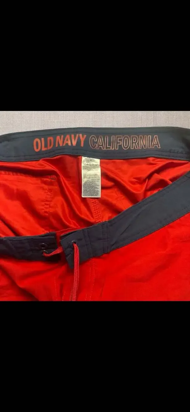 Old Navy California Men’s Board Shorts Red Navy Swim Trunks Size 36 Drawstring